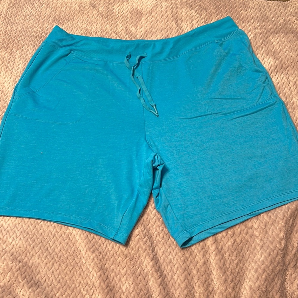 Woman’s athletic shorts xxl.